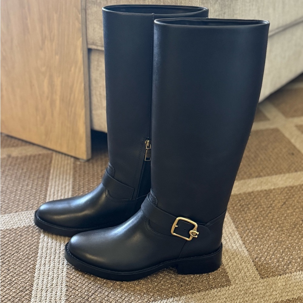 Elegant Black Leather Riding Boots